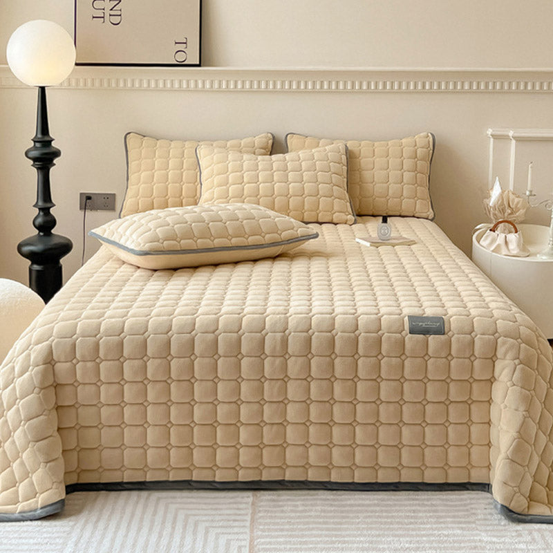 Modern Soft Throw Blanket with Square Texture – Stylish Fluffy Bed & Sofa Cover