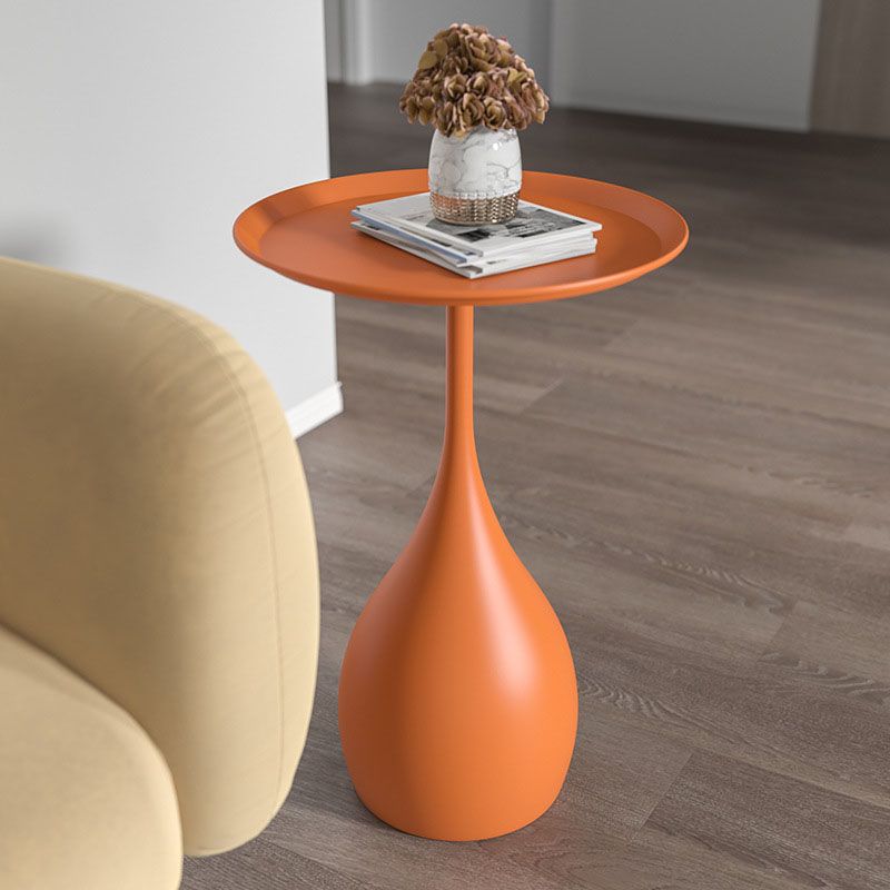 Round Metal Pedestal Side Table – Medieval Style Accent Table with Modern Twist