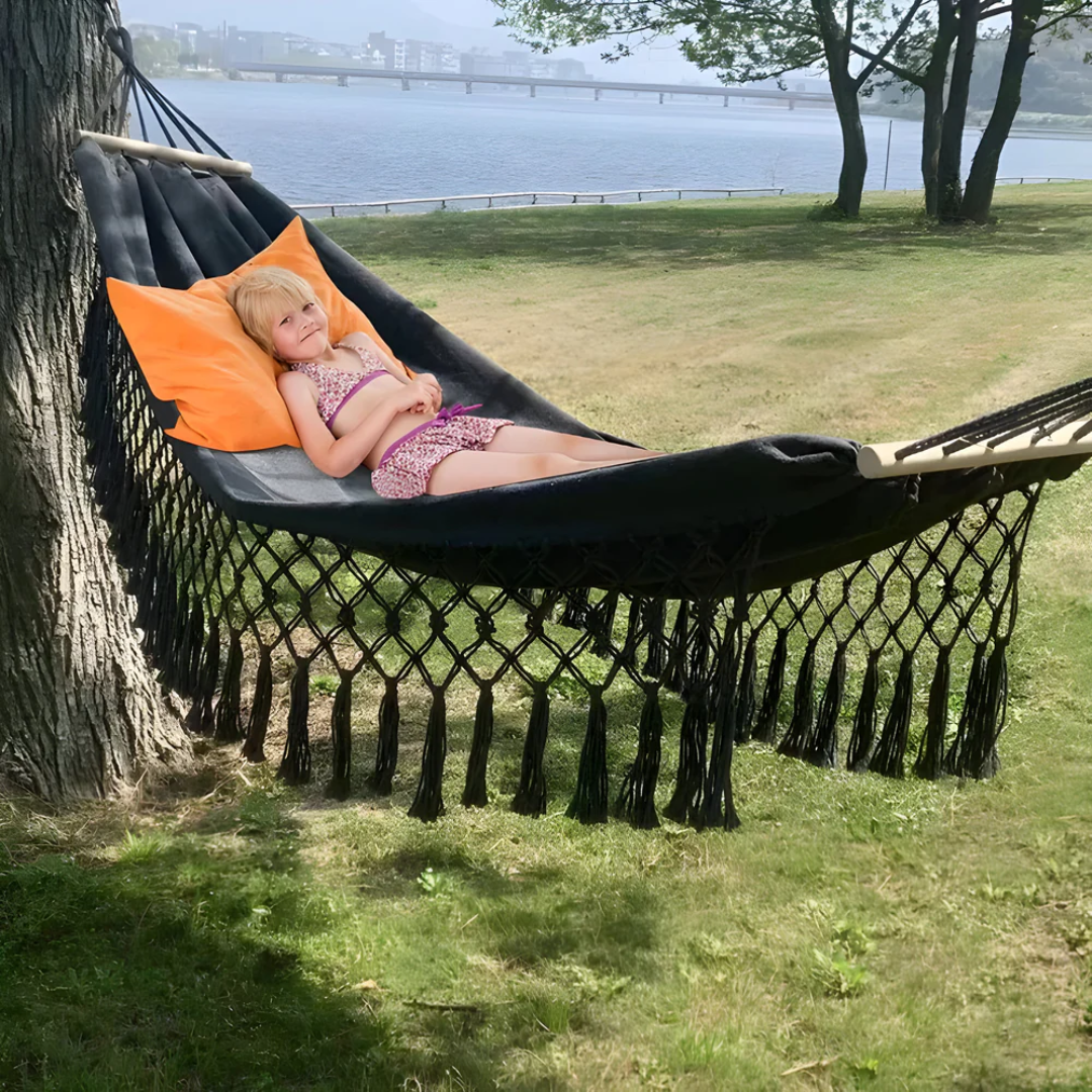 Velri Premium Hammock with Wooden Spreader Bars – Indoor & Outdoor Comfort