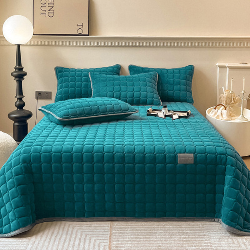 Modern Soft Throw Blanket with Square Texture – Stylish Fluffy Bed & Sofa Cover