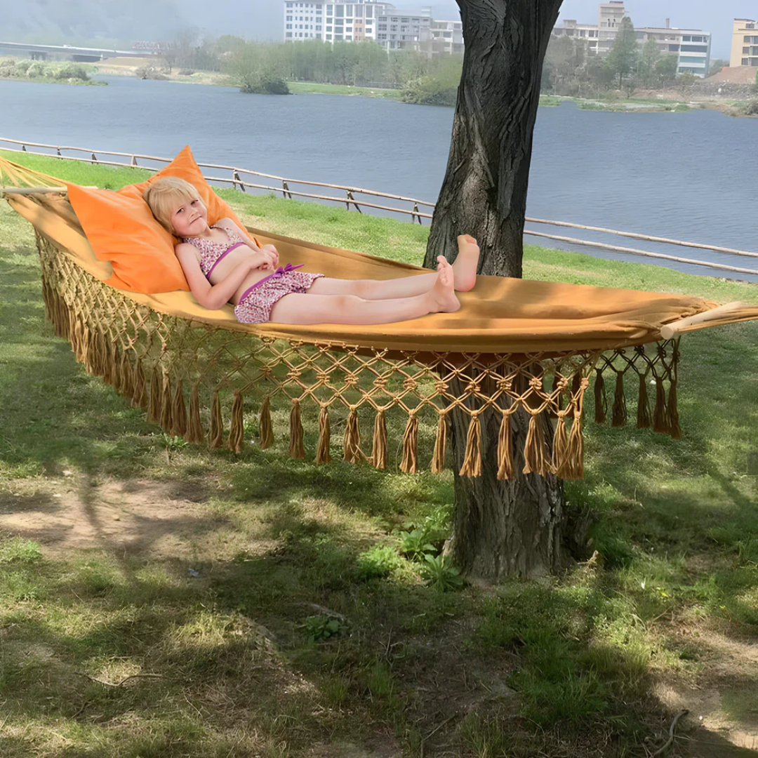 Velri Premium Hammock with Wooden Spreader Bars – Indoor & Outdoor Comfort