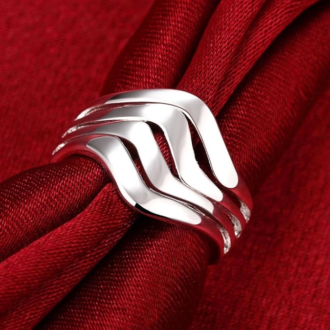 Lumoria – Elegant Gold-Tone Ring for Modern Jewellery Collections