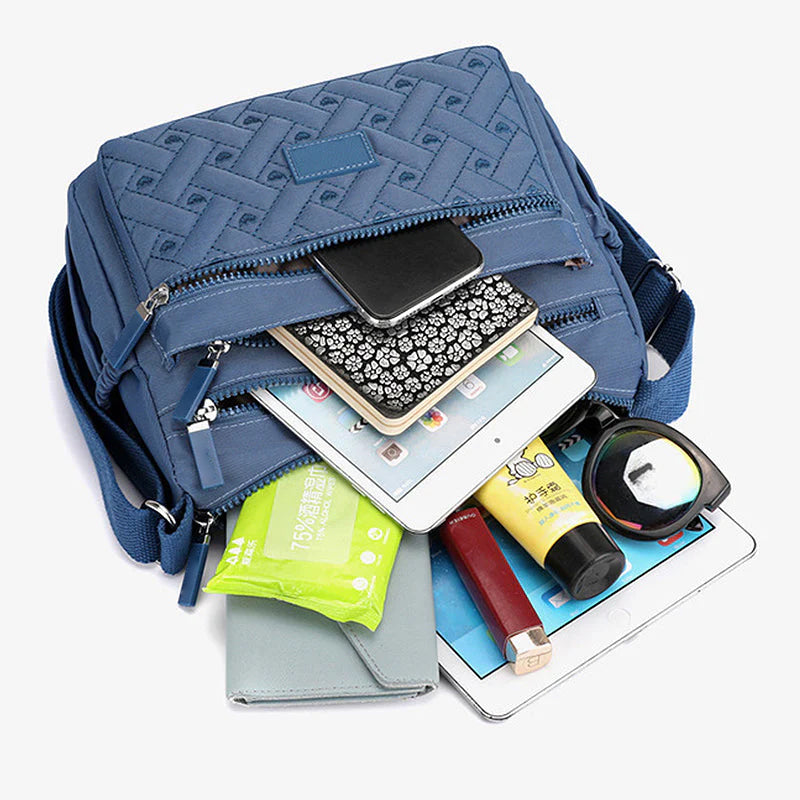 Classic Luxury Shoulder Bag – Elegant & Spacious Everyday Handbag