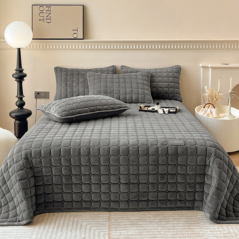 Modern Soft Throw Blanket with Square Texture – Stylish Fluffy Bed & Sofa Cover