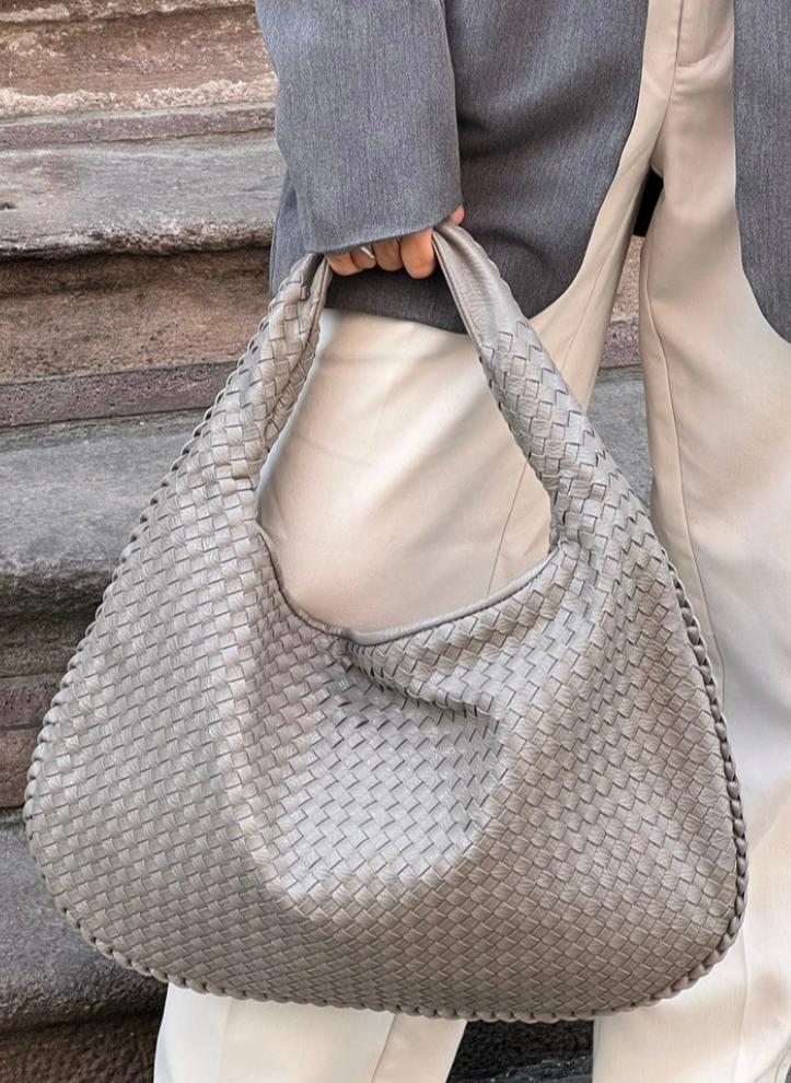Zorina – Stylish Multifunctional Crossbody Bag