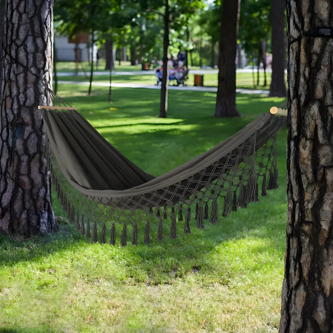 Velri Premium Hammock with Wooden Spreader Bars – Indoor & Outdoor Comfort