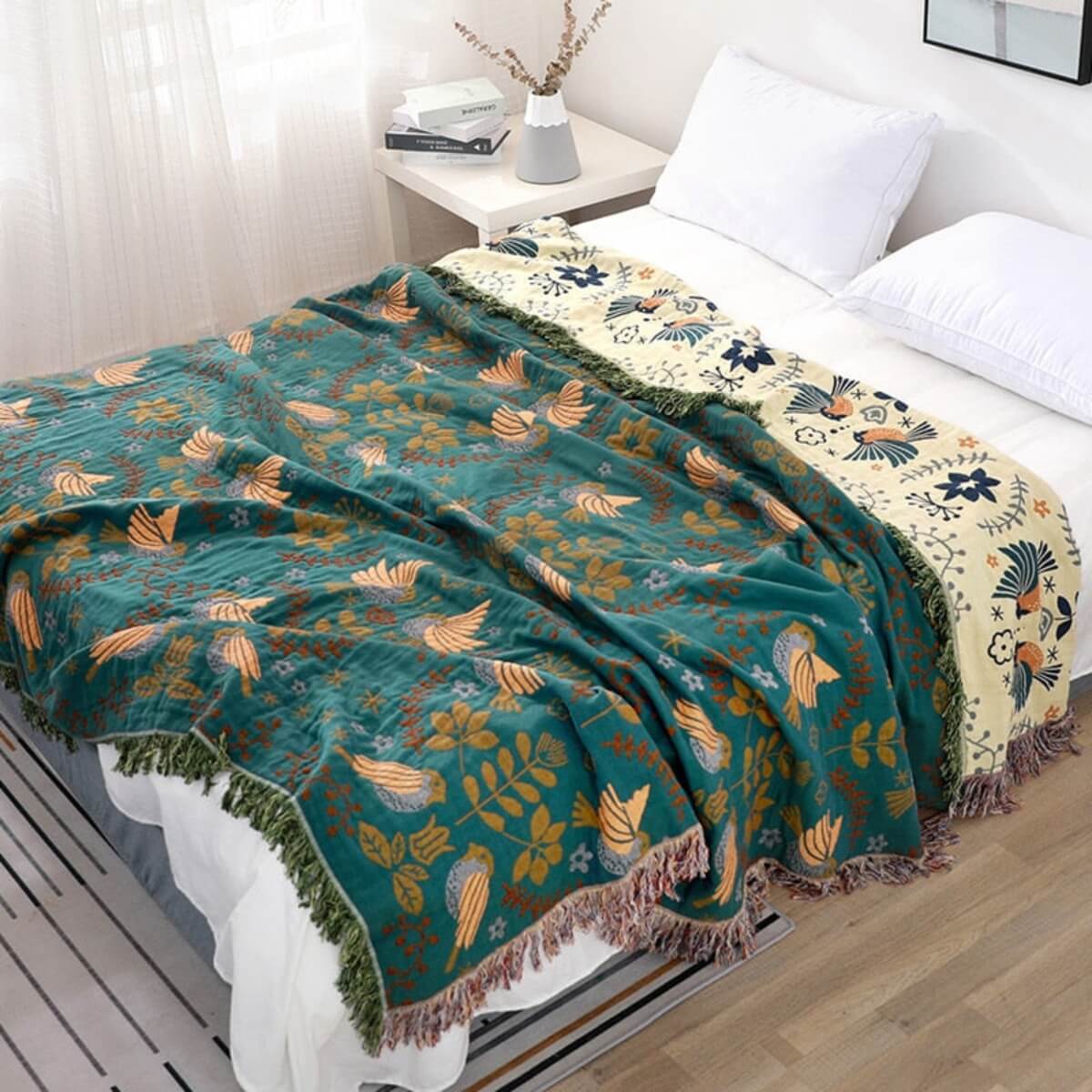 Reversible Scandinavian Bird Throw Blanket – Cosy & Versatile for All Seasons