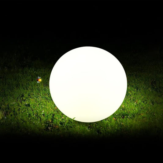 SphereRay | Modern Solar Globe Light for Outdoor Spaces