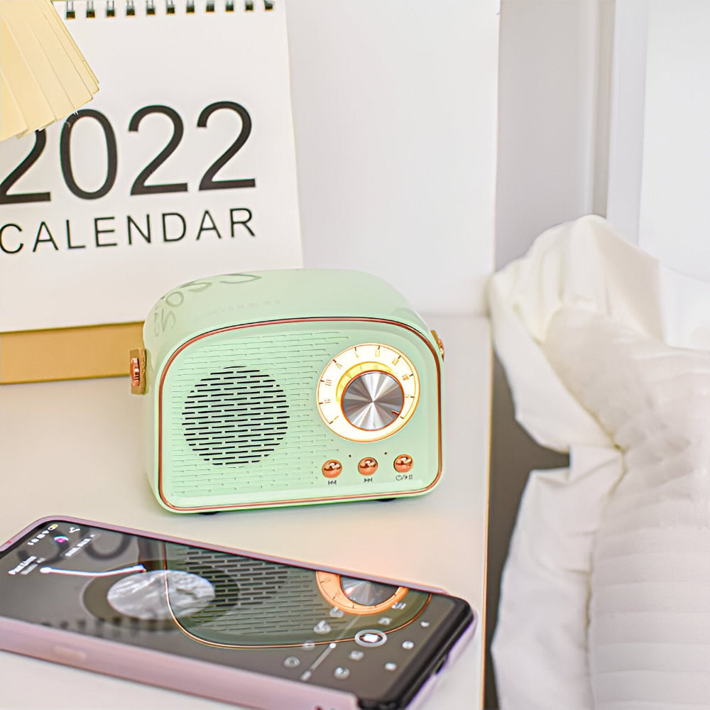 Classic Retro Bluetooth Speaker – Stylish Wireless Sound System with Vintage Radio Design
