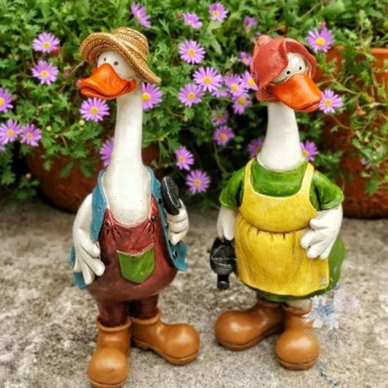 Hand-Painted Duck Couple Garden Ornaments – Elegant Resin Duck Statues for Outdoor & Indoor Decor