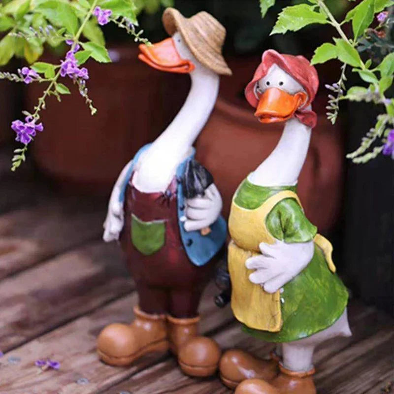 Hand-Painted Duck Couple Garden Ornaments – Elegant Resin Duck Statues for Outdoor & Indoor Decor