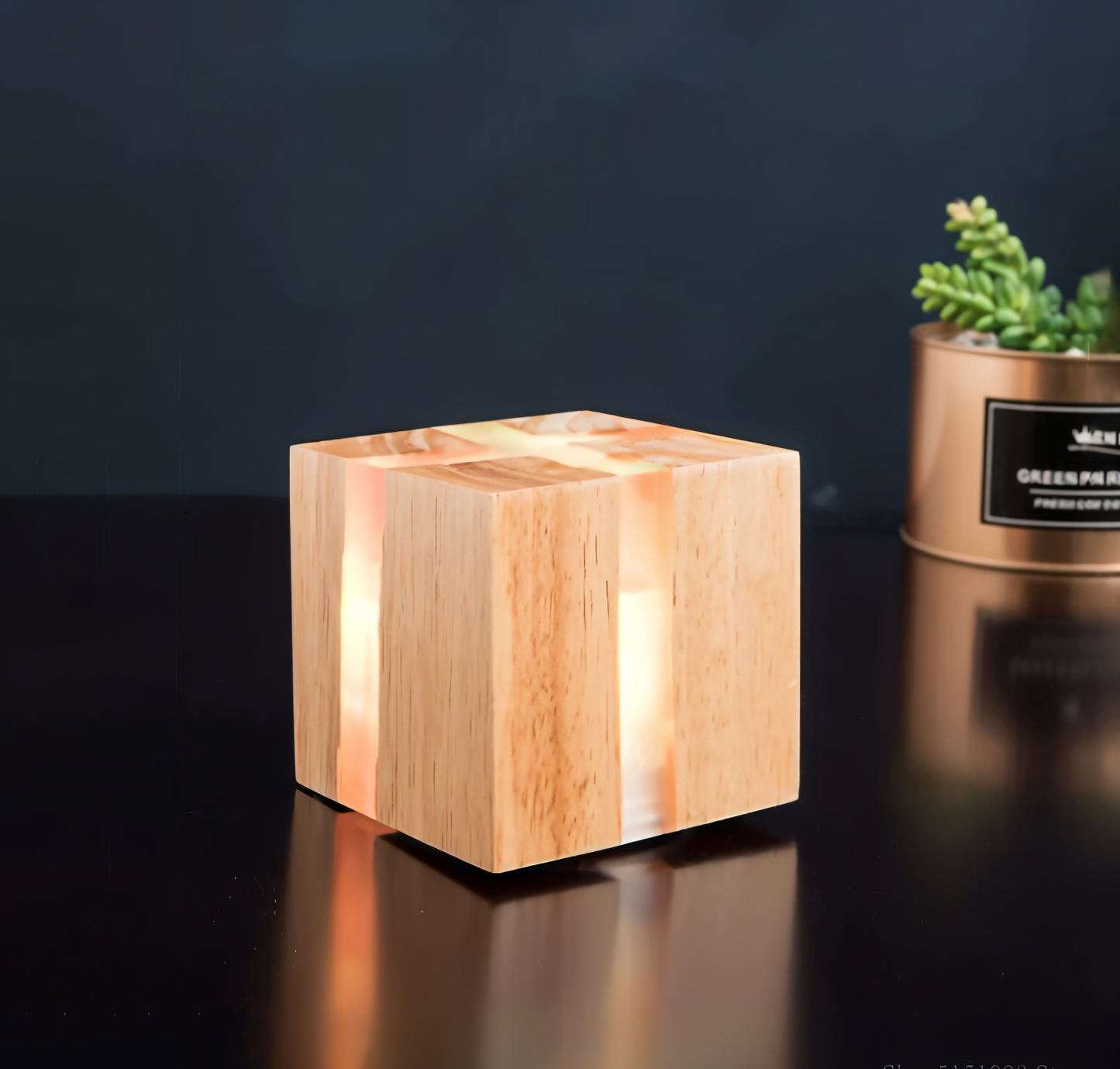 QuadCrackle Wooden Wall Light – Handcrafted LED Wall Lamp with Artistic Crackle Design