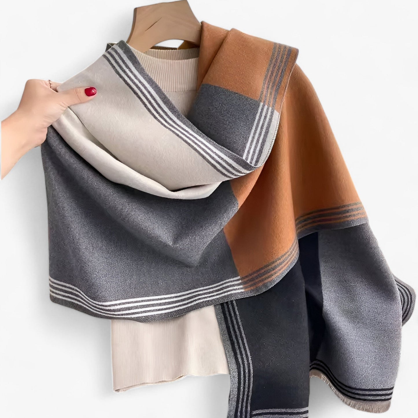 Valeria Luxe Cashmere Scarf – Elegance and Warmth in One Timeless Accessory
