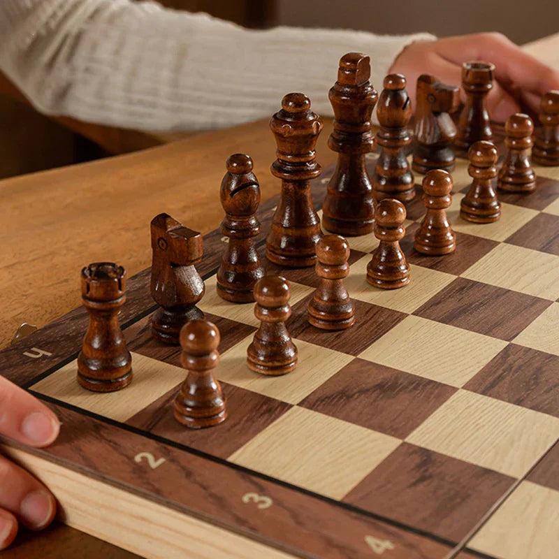 Luxury Wooden Magnetic Chess Set – Foldable & Travel-Friendly