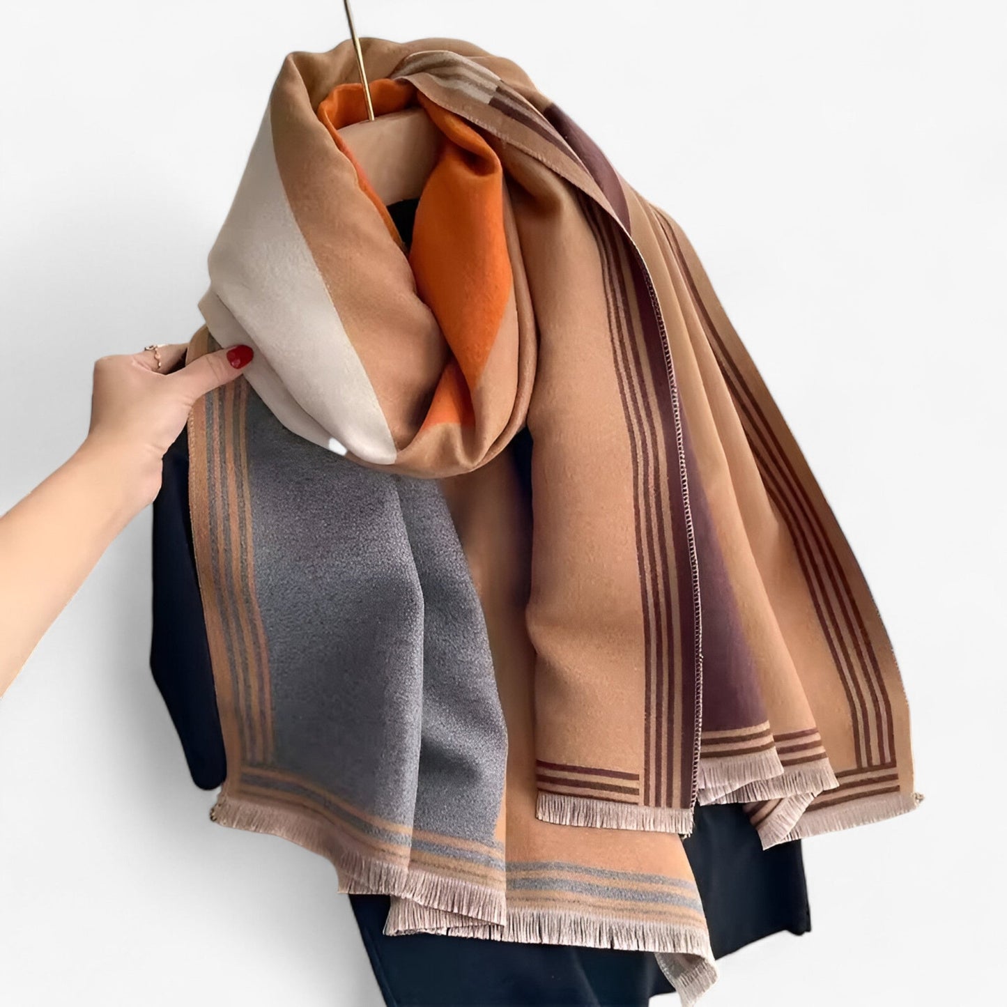 Valeria Luxe Cashmere Scarf – Elegance and Warmth in One Timeless Accessory