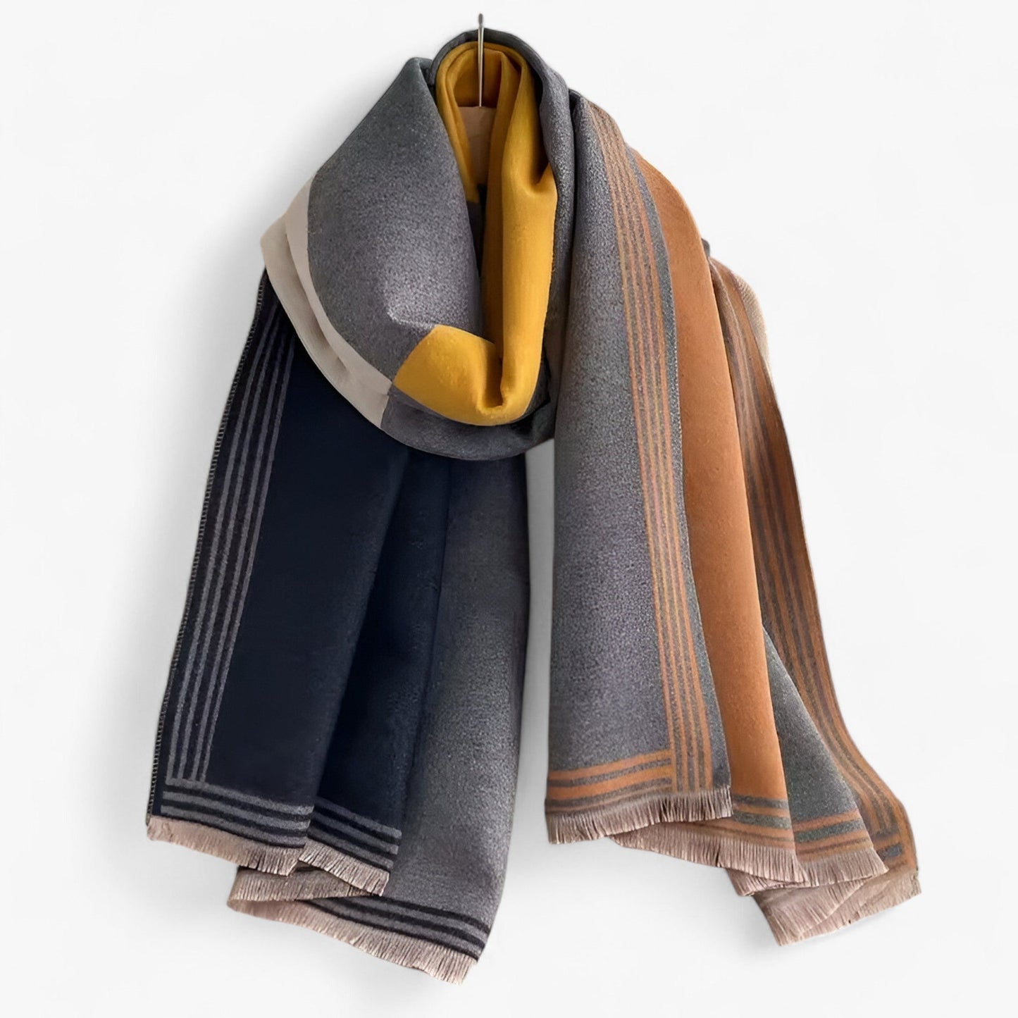 Valeria Luxe Cashmere Scarf – Elegance and Warmth in One Timeless Accessory