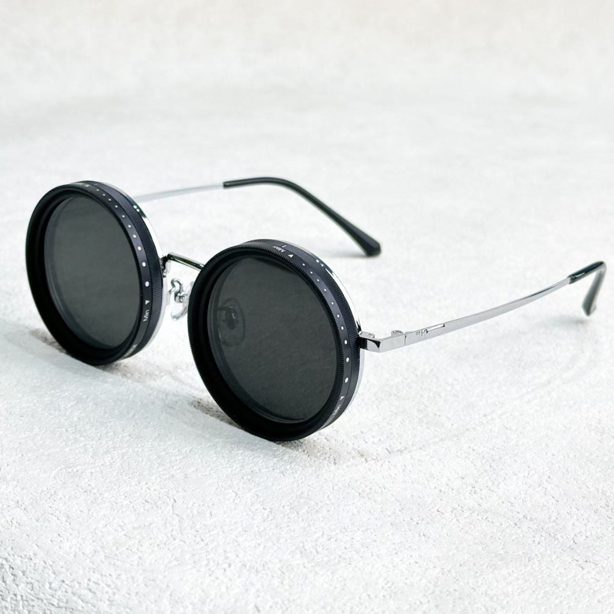 Unisex Round Polarised Sunglasses – Adjustable Light Reduction – Premium Metal Frame