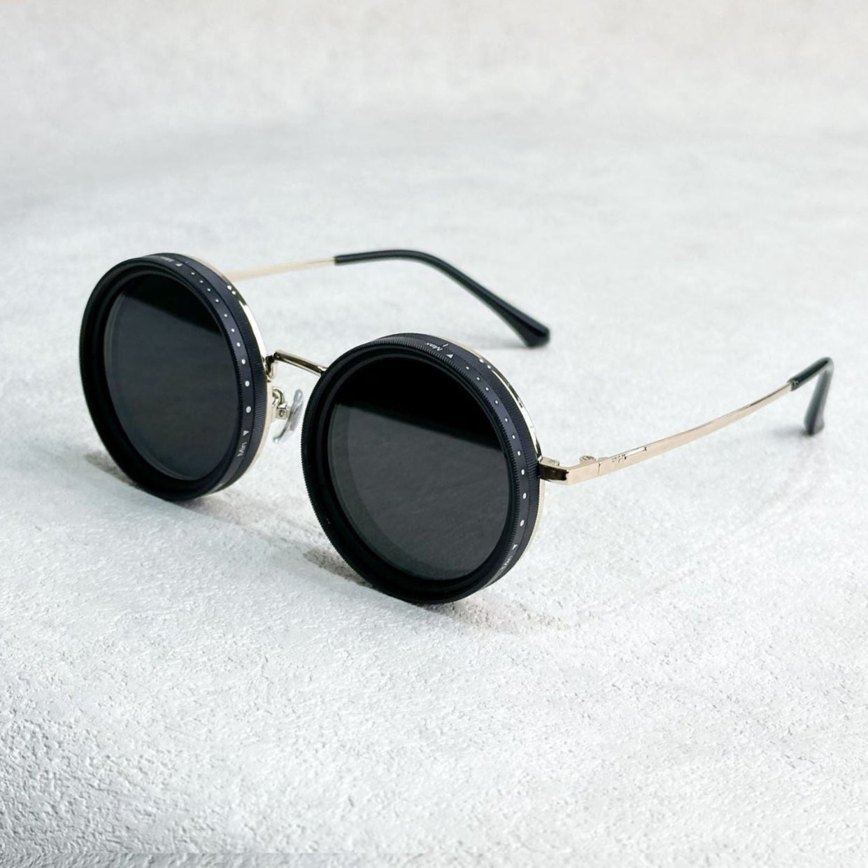 Unisex Round Polarised Sunglasses – Adjustable Light Reduction – Premium Metal Frame