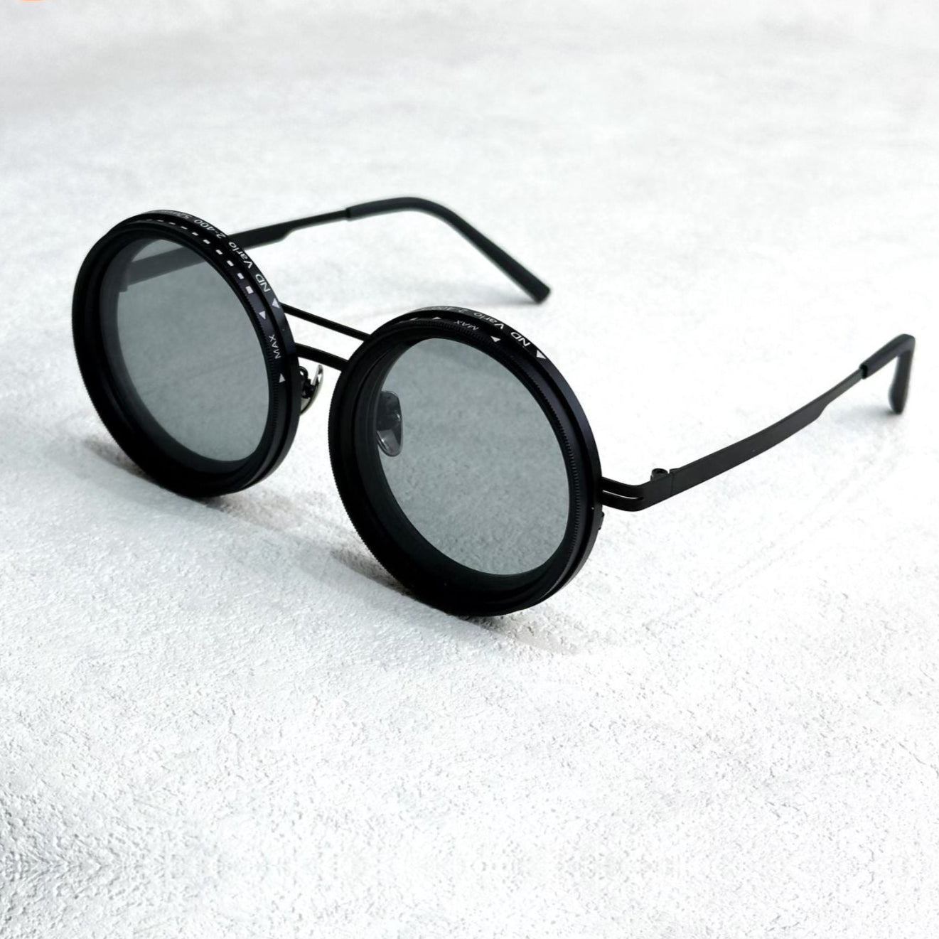 Unisex Round Polarised Sunglasses – Adjustable Light Reduction – Premium Metal Frame