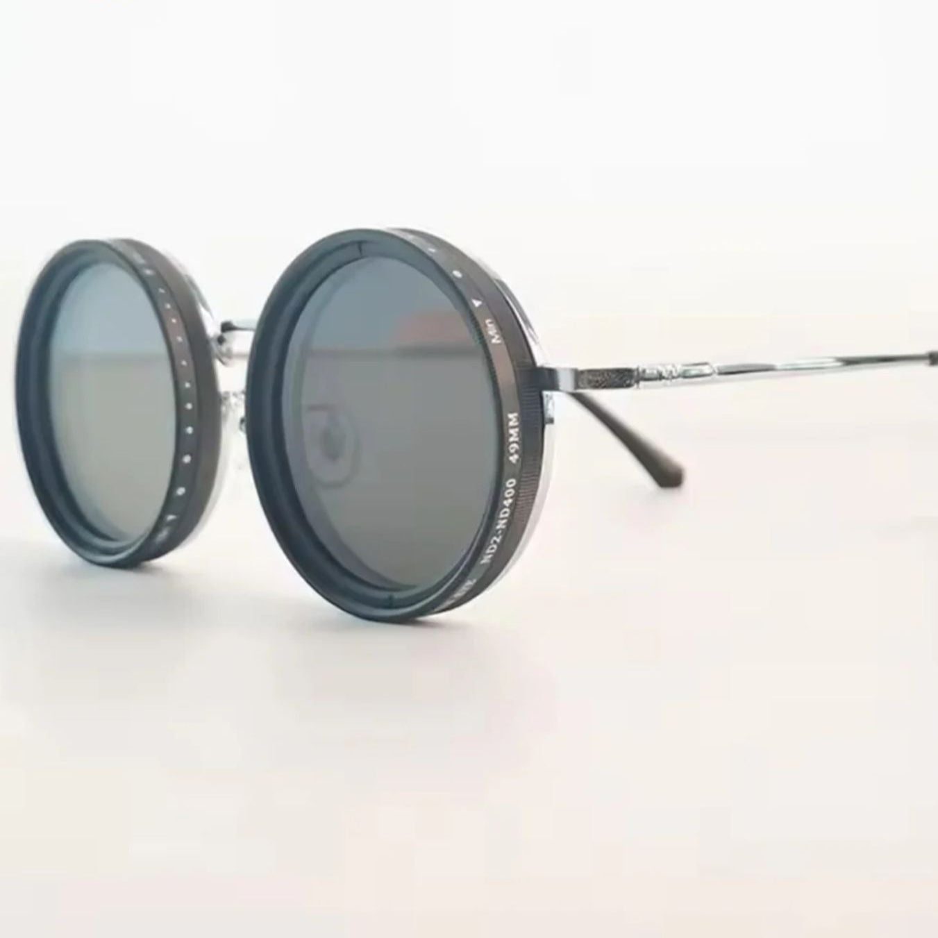 Unisex Round Polarised Sunglasses – Adjustable Light Reduction – Premium Metal Frame
