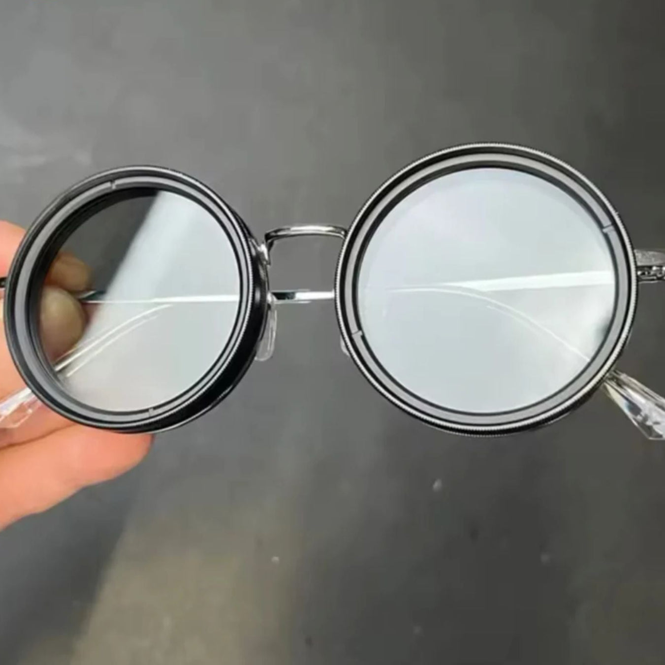 Unisex Round Polarised Sunglasses – Adjustable Light Reduction – Premium Metal Frame