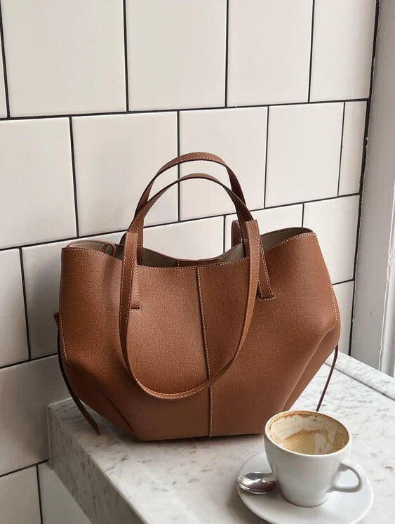 Voss – Vintage Leather Shoulder Bag for Women | Spacious, Elegant & Timeless Design