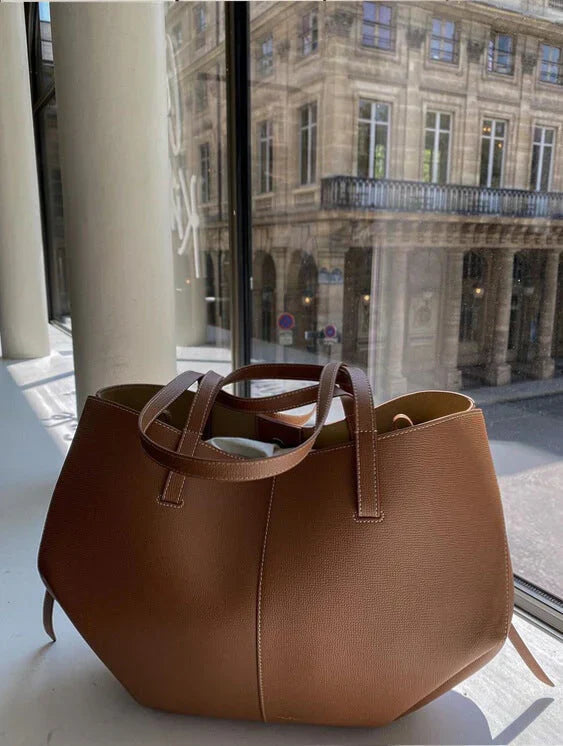 Voss – Vintage Leather Shoulder Bag for Women | Spacious, Elegant & Timeless Design