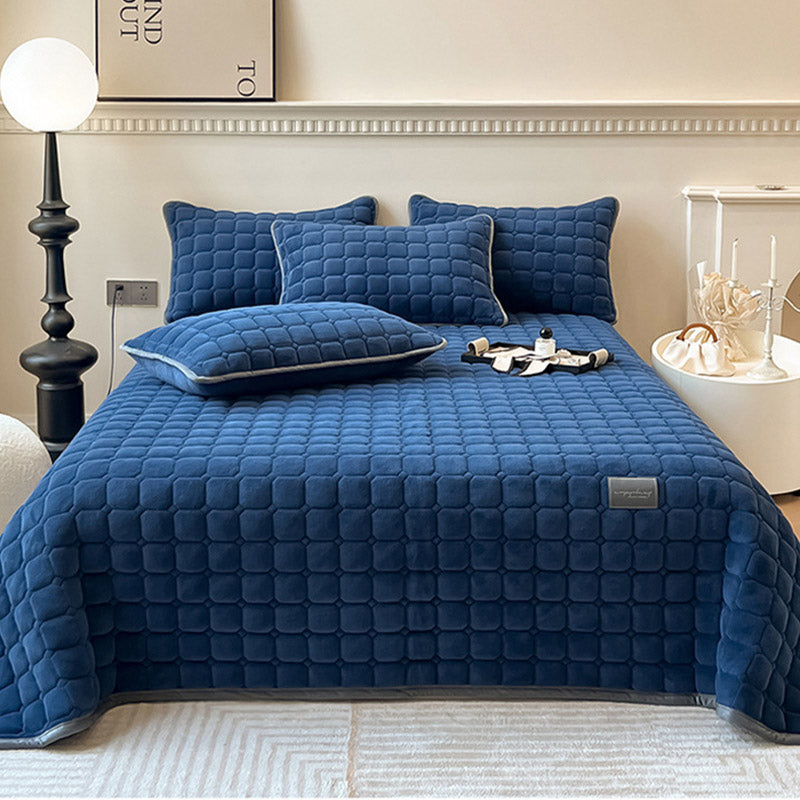 Modern Soft Throw Blanket with Square Texture – Stylish Fluffy Bed & Sofa Cover