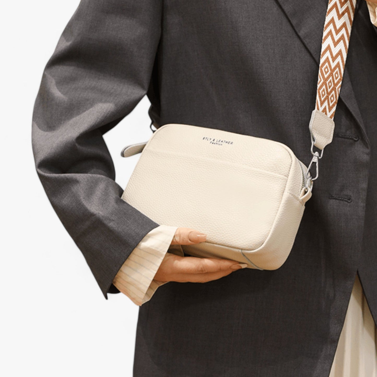 Premium Leather Crossbody Bag for Women – Elegant, Secure & Functional Everyday Handbag