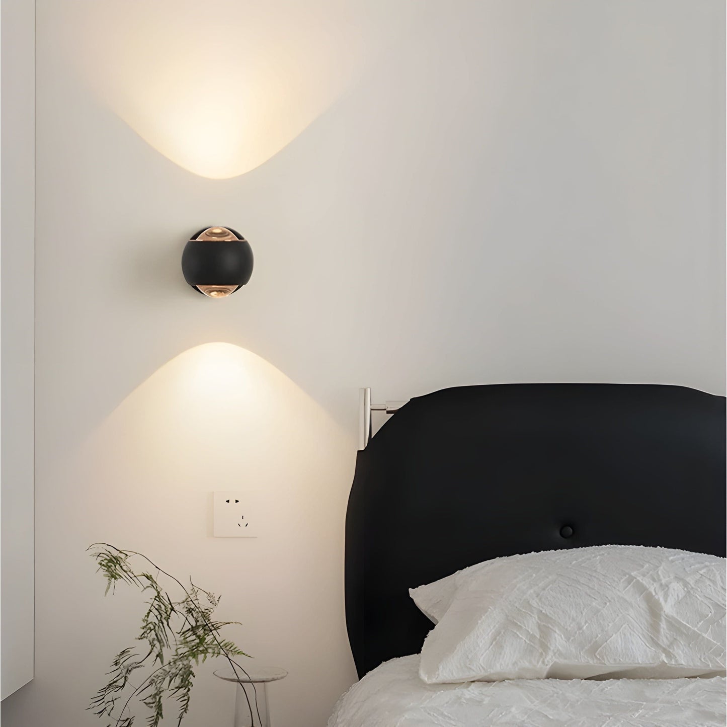 ModernEdge Light – Contemporary 360° Rotating Indoor Wall Light