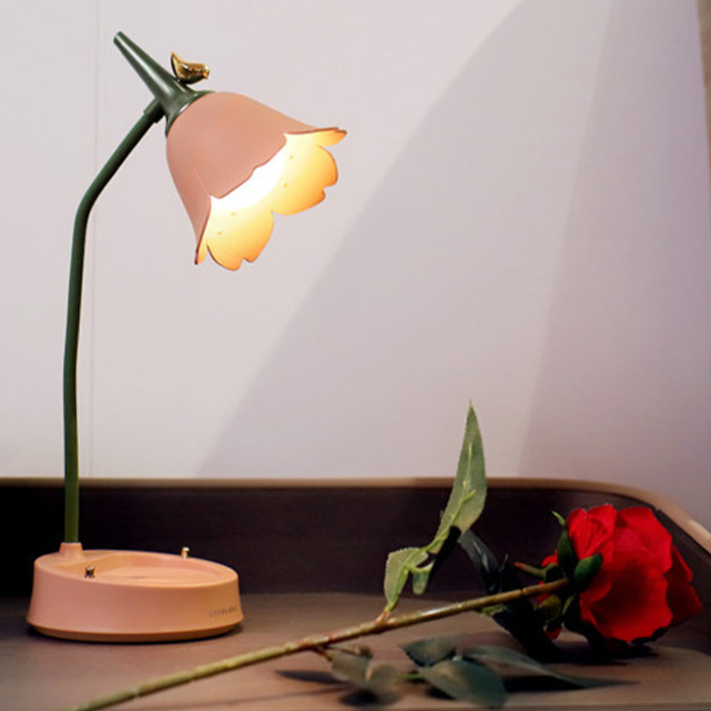 LumaPetal – Wireless Flower LED Desk Lamp
