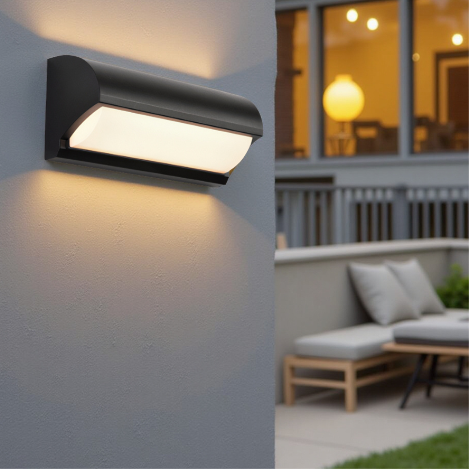 Modern Black Outdoor LED Wall Light – Weatherproof Warm Lighting for Garden, Patio & Entryways