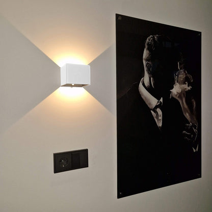 Luxe Wireless Rechargeable Wall Light – Motion Sensor & Warm LED Lighting (2700K)