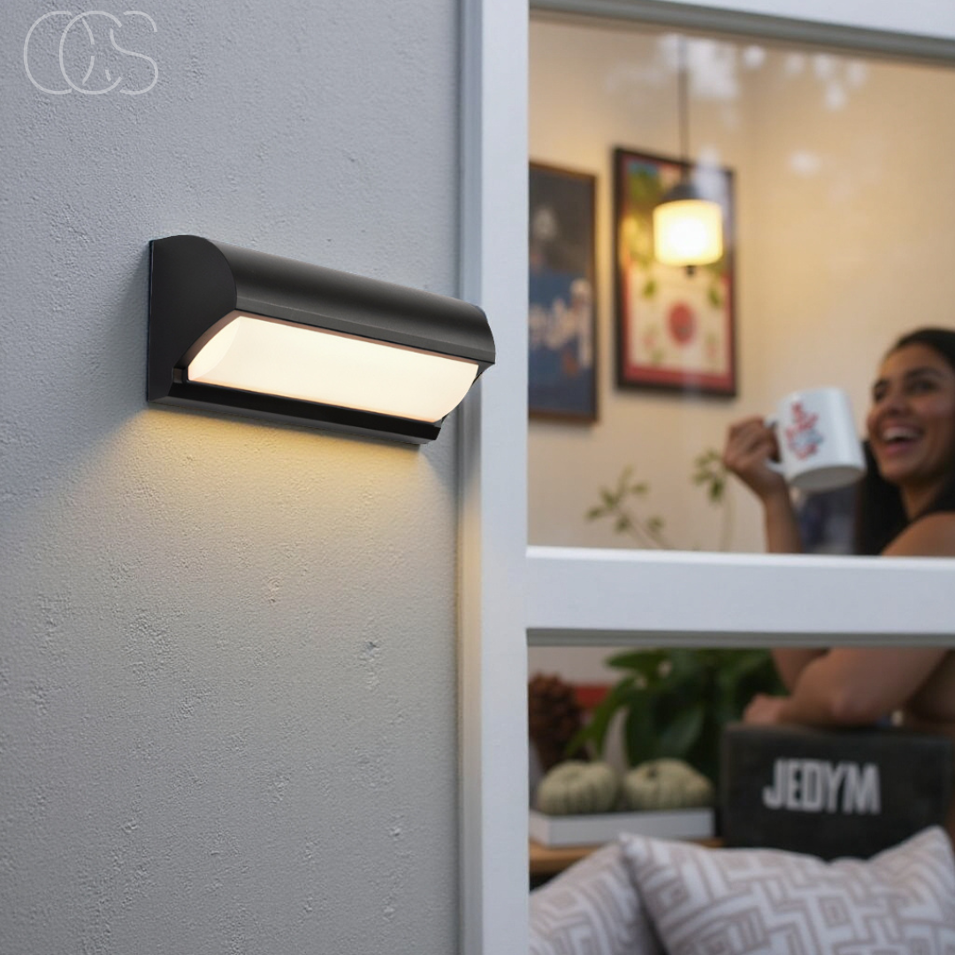 Modern Black Outdoor LED Wall Light – Weatherproof Warm Lighting for Garden, Patio & Entryways