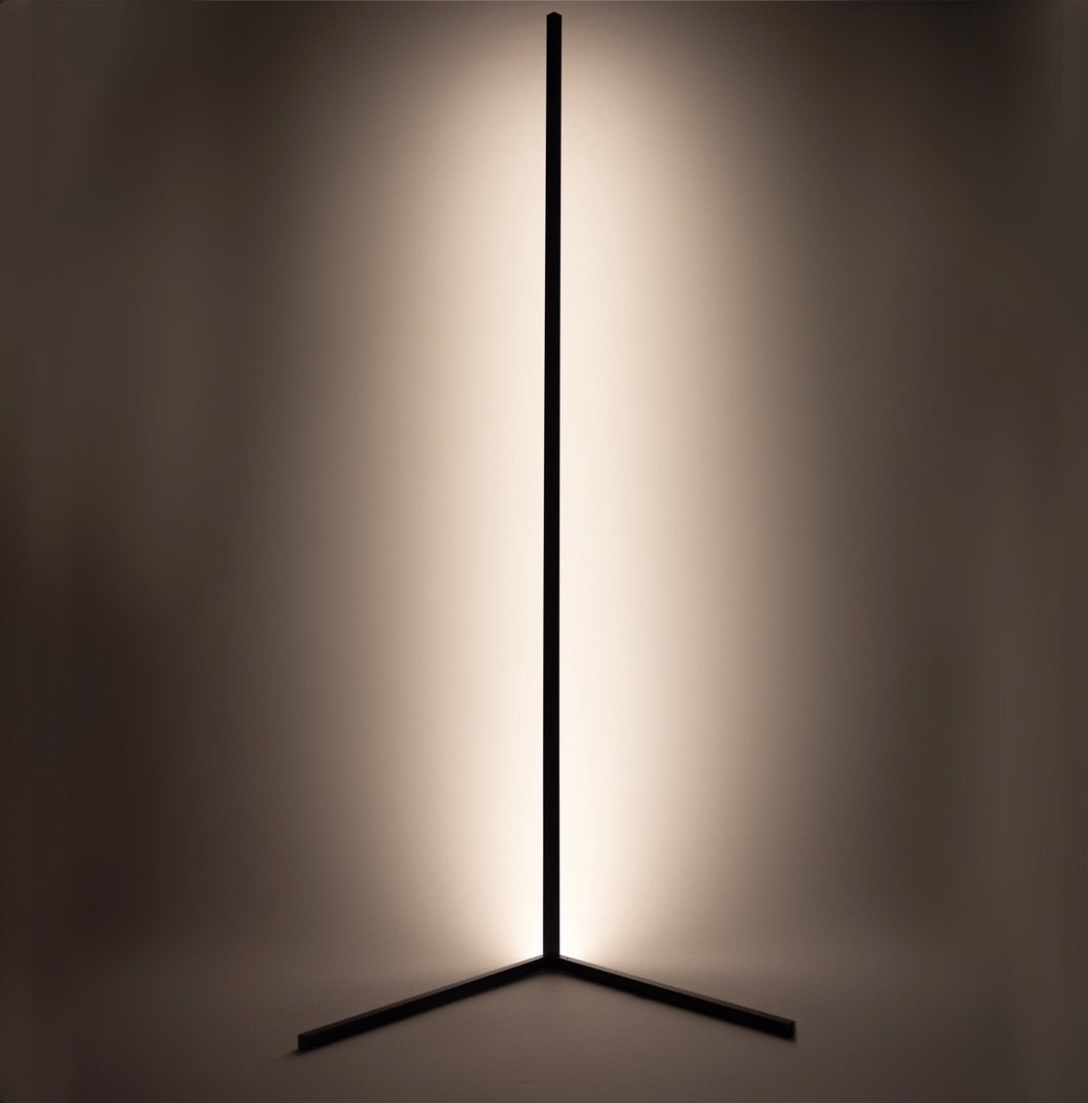 Modern Corner LED Floor Lamp – Space-Saving Minimalist Design with Soft Ambient Lighting
