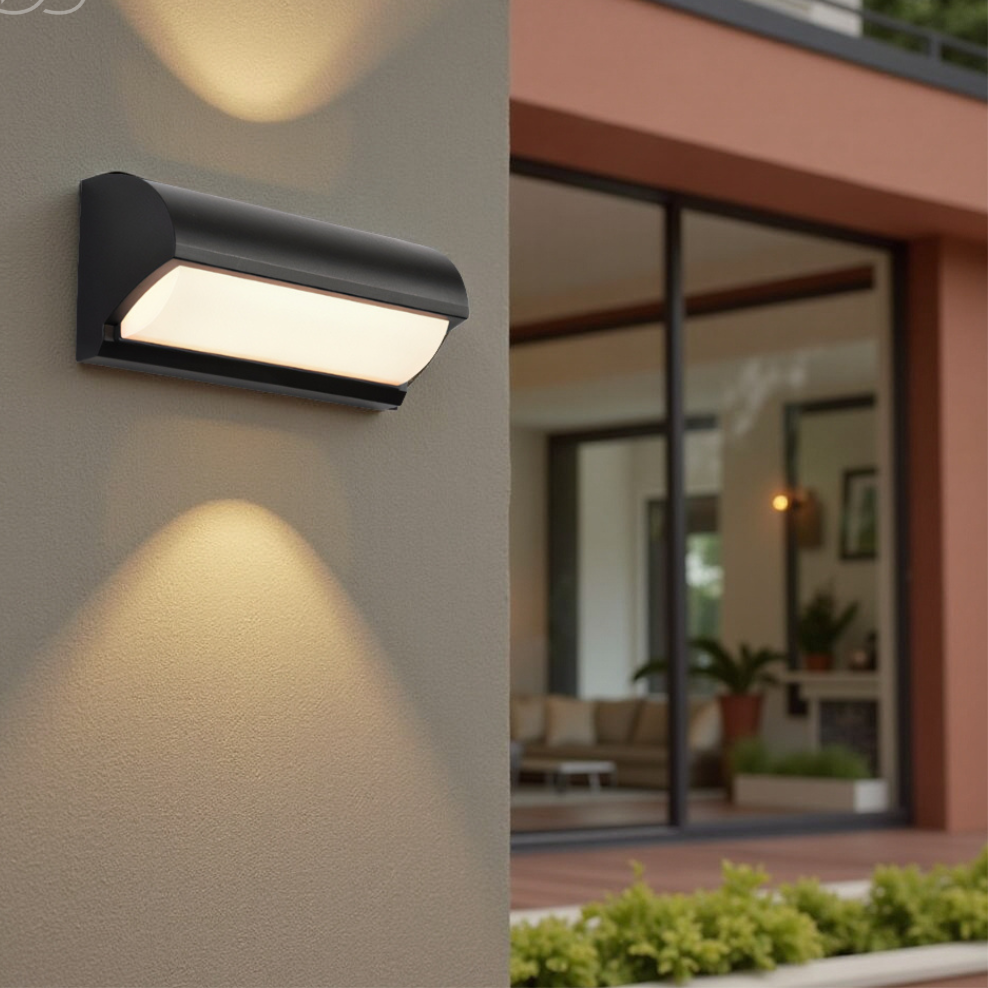 Modern Black Outdoor LED Wall Light – Weatherproof Warm Lighting for Garden, Patio & Entryways