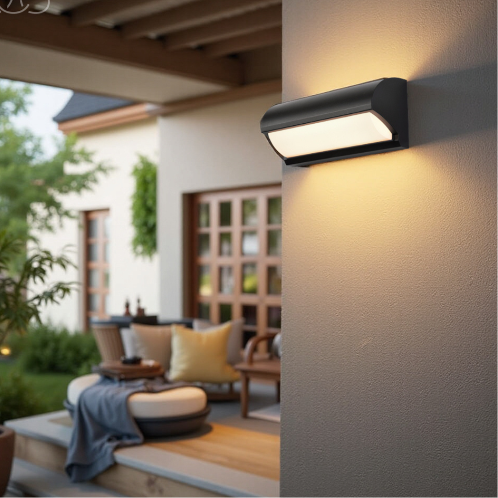 Modern Black Outdoor LED Wall Light – Weatherproof Warm Lighting for Garden, Patio & Entryways