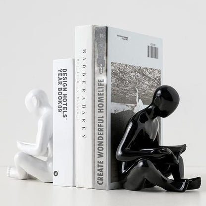 StoryKeeper – Nordic Bookend Sculpture of a Reading Man – Artistic Resin Desk Decor for Books, Magazines & Office Spaces