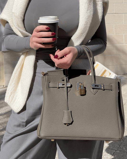 Luxury Leather Handbag for Women – Elegant & Timeless Shoulder Bag