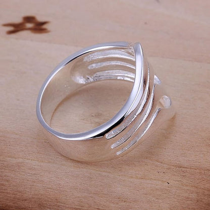 Lumoria – Elegant Gold-Tone Ring for Modern Jewellery Collections