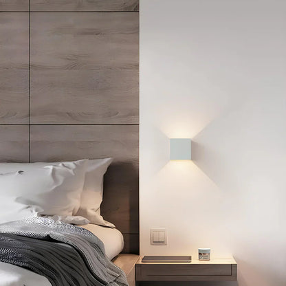 Luxe Wireless Rechargeable Wall Light – Motion Sensor & Warm LED Lighting (2700K)