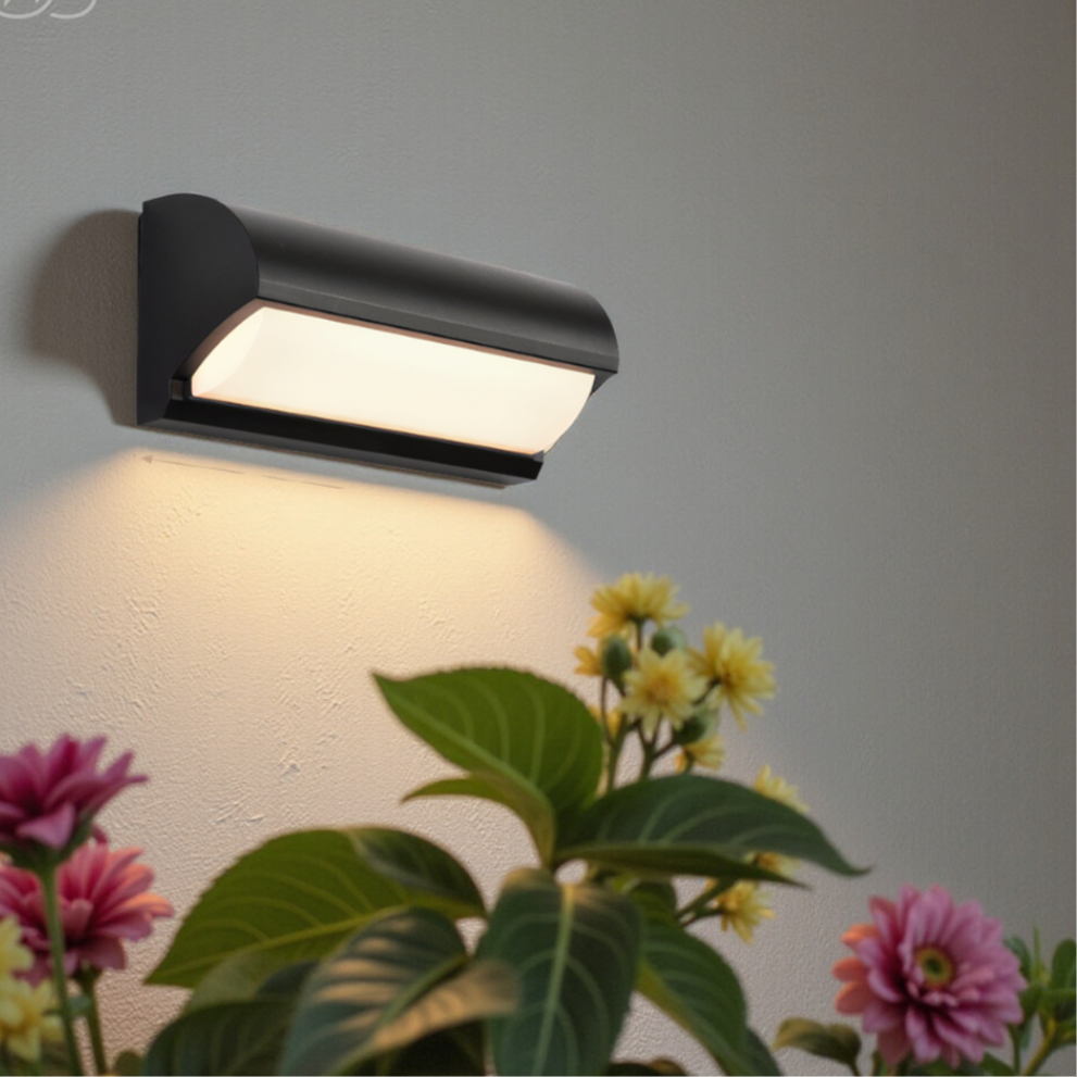 Modern Black Outdoor LED Wall Light – Weatherproof Warm Lighting for Garden, Patio & Entryways