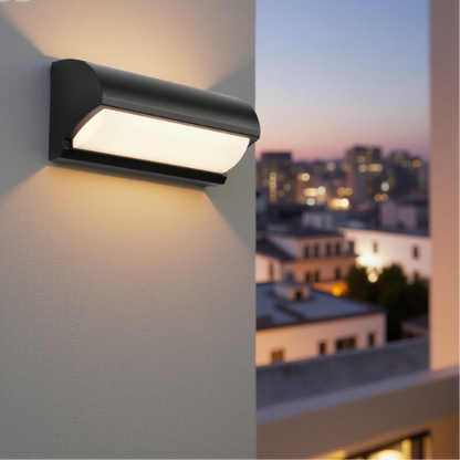 Modern Black Outdoor LED Wall Light – Weatherproof Warm Lighting for Garden, Patio & Entryways