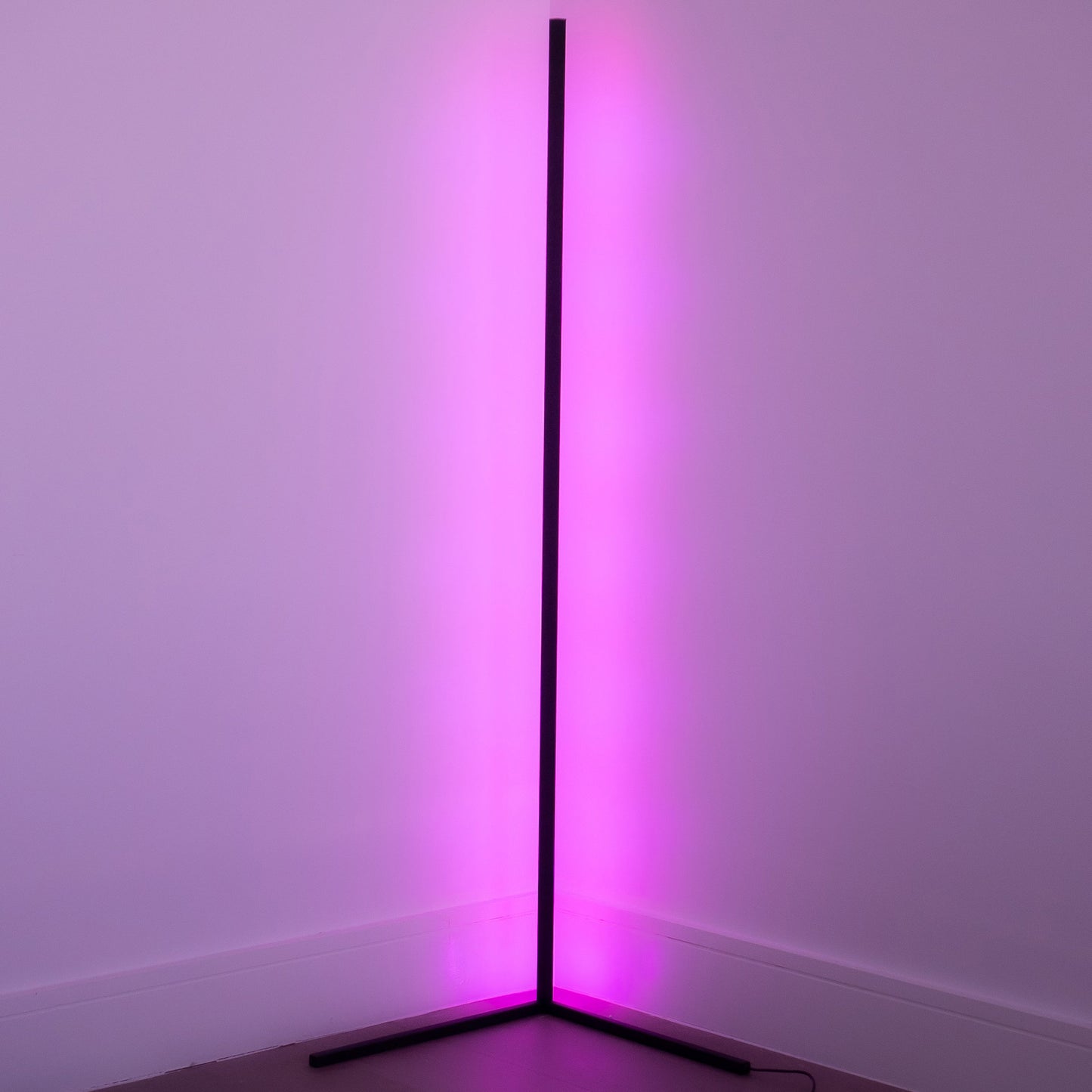 Modern Corner LED Floor Lamp – Space-Saving Minimalist Design with Soft Ambient Lighting