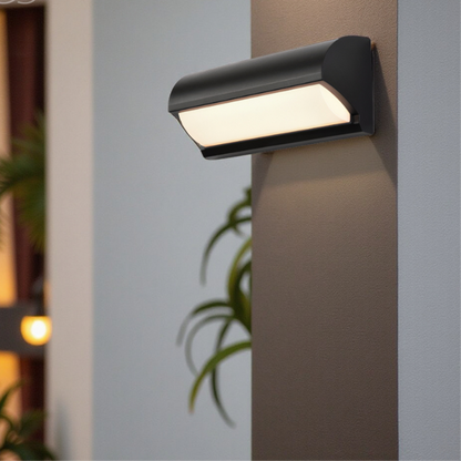 Modern Black Outdoor LED Wall Light – Weatherproof Warm Lighting for Garden, Patio & Entryways