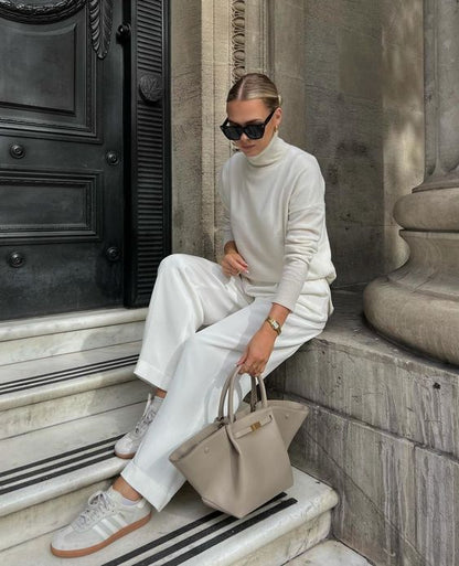 Tassa Luxury Oversized Shoulder Bag with Gold Clasp – Elegant Minimalist Tote for Women