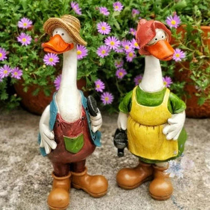 Hand-Painted Duck Couple Garden Ornaments – Elegant Resin Duck Statues for Outdoor & Indoor Decor