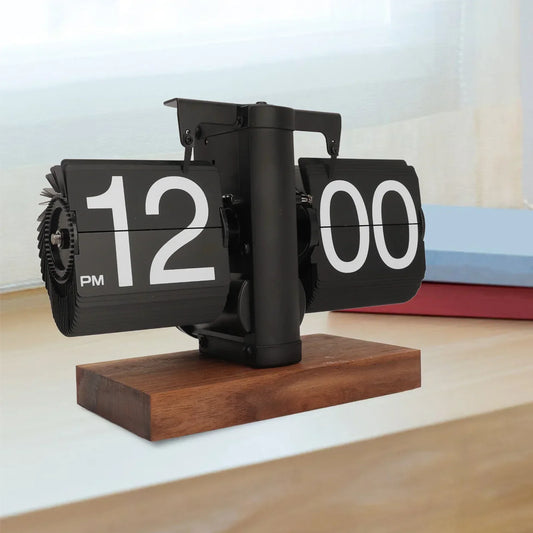 Silvara – Vintage Flip Down Clock in Walnut Wood | Retro Mechanical Design