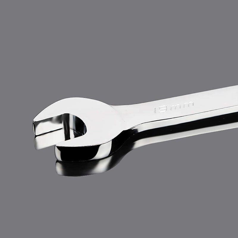 FlexRatchet – Adjustable Pipe Ratchet Wrench for Tight Spaces