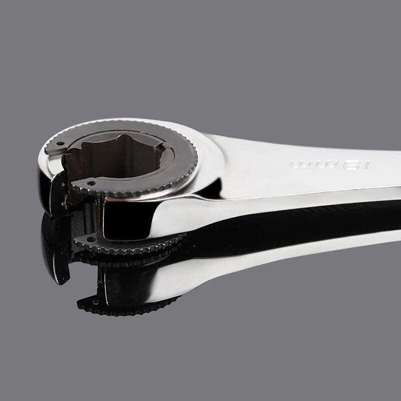 FlexRatchet – Adjustable Pipe Ratchet Wrench for Tight Spaces